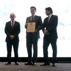 Carlos Alfonso Martínez Bruno, gerente financiero en Gráficos Nacionales S. A. recibió el reconocimiento.