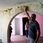 El Municipio colocó esponjas entre las grietas para mitigar algún riesgo de colapso.