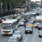 Tránsito. La avenida Francisco de Orellana es uno de los tramos más críticos en lo que respecta a la circulación vehicular en el último mes del año, debido a la ubicación de centros comerciales.