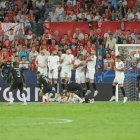 Hinchas de Sevilla tendrán prohibido el ingreso del partido ante Lens en Francia