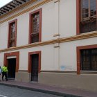 Imagen referencial. La Comandancia de la Policía queda a pocas cuadras de donde se registró el asalto al consultorio médico, en el centro de Cuenca.