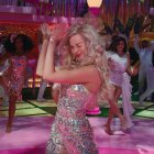 Margot Robbie como Barbie.