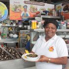 Mercado. El ceviche de concha en la plaza de Sauces IX.