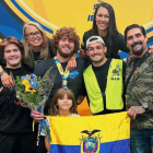 Roberto celebró la medalla de oro junto a su familia.