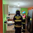 Miembros del Cuerpo de Bomberos ingresó a la vivienda para evacuar a los heridos