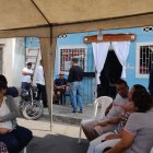 Los niños están siendo velados en la casa de un pariente de sus progenitores.