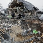 Una casa dañada por un ataque con misiles rusos en Kiev, Ucrania.