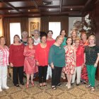 Las integrantes de este grupo pertenecen a diferentes generaciones de graduadas del Colegio Dolores Baquerizo