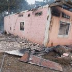 Explosión. Una de las casas que presentaba múltiples huellas de los balazos quedó en ruinas.