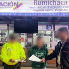 Alias Jhonny fue entregado a Colombia en el puente internacional de Rumichaca.