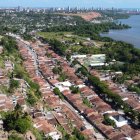 Maceió. Fotografía aérea del barrio Flexal, cerca donde se presentó el colapso de la mina 18 de la petroquímica brasileña Braskem. La gente siente mucho temor por las consecuencias.