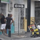 La víctima fue asesinada cuando compraba en una farmacia.