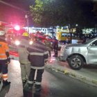 Personal bomberil y paramédicos acudieron al sitio, la madrugada de este lunes 18 de diciembre.