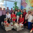Veintiocho excompañeros, algunos con sus respectivas parejas, decidieron reunirse en un almuerzo para festejar estas fechas.