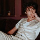 Joshua Basset tiene 22 años.