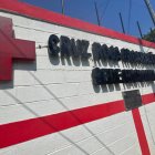 Se observa la fachada de la Cruz Roja en Managua (Nicaragua).