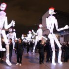 Actividad. Las enormes figuras desfilaron en cooperativas del sur.