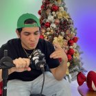 Champi reediseñó el villancico Santa viene a la ciudad para convertirlo en un perreo