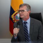 El ministro de Economía y Finanzas (MEF), Juan Carlos Vega, dio una rueda de prensa este 20 de diciembre de 2023, en Guayaquil.