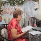 Virtualidad. Ángela Roa se conecta con varios familiares a través de internet para realizar la novena. Ella pide que frenen los asesinatos.