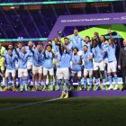 Jeddah (Saudi Arabia), 22/12/2023.- Player of Manchester City celebrate with the trophy after winning the FIFA Club World Cup 2023 final match beween Manchester City and Fluminense FC in Jeddah, Saudi Arabia, 22 December 2023. (Mundial de Fútbol, Arabia Saudita) EFE/EPA/ALI HAIDER
