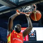 El ala pívot, de 21 años, se destaca por su juego agresivo y ordenado, características que lo han llevado a ser visto en la liga más importante donde busca espacio.