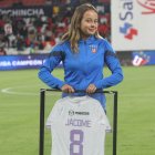 Arella Jácome tuvo su despedida de las Guerreras blancas.