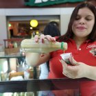 La opciones de rompopes se han diversificado en el mercado ecuatoriano.