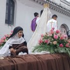 Los carros alegóricos también son parte de este evento masivo que cada año congrega a más de 80.000 personas.