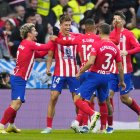 Marcos Llorente (c) marcó el último gol de 2023 en el torneo español.