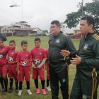 Los mellizos Xavier y Joel Cedeño Morán en una de las charlas con los futbolistas.