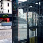 Este ingreso con grafitis está en el bulevar 24 de Mayo, en el Centro Histórico de Quito.