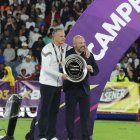 Esteban Paz (i) lidera la comisión especial de fútbol de Liga de Quito.