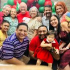 Carlos Julio Gurumendi con su familia.