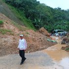 Un deslizamiento de gran magnitud se registró en el kilómetro 117+500 de la vía Cuenca- Girón- Pasaje este miércoles 27 de diciembre.