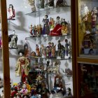 Algunas de las muñecas "vintage" reunidas por Abdeljalil Haffar y Marie-Michèle Haffar a lo largo de cincuenta años.