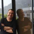 Fabián González también se desempeña como maestro de canto.