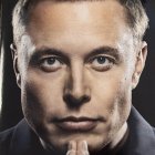 Imagen de archivo del fundador de X (antes Twitter), Elon Musk, en la portada de un libro.