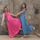 Gabriela y Andrea Echeverría.