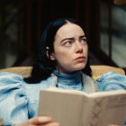 Emma Stone como Bella Baxter en una escena de "Pobres criaturas".