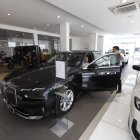 Exposición. El nuevo BMW serie 7 del 2023, una marca premium.