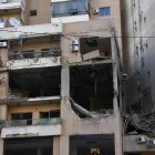 Edificio dañado por el ataque con dron que mató al número 2 de Hamás en Beirut. La acción fue atribuida a Israel, que no confirma ni desmiente el ataque, como suele hacer en estos casos.