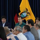 En su primera aparición, tras entregar las preguntas, el mandatario se mostro confiado del contenido de las mismas.