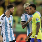 Rodrygo (Brasil) discutió con Messi en el partido de Eliminatorias Sudamericanas