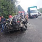 Daños. El impacto provocó la destrucción de los automotores.