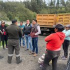 Procedimiento. En el control realizado por la prefecta de Cotopaxi Lourdes Tiban estuvo acompañada por la Policía Nacional y Fiscalía.