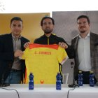 El entrenador mexicano Gerardo Espinoza durante la presentación como nuevo timonel de Aucas.