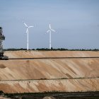 Por primera vez, más de la mitad de la electricidad consumida en Alemania procede de fuentes renovables, recalca un comunicado difundido por su Ministerio.