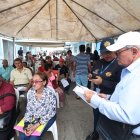 Trámites. Decenas de usuarios, en su mayoría adultos mayores, acuden desde el pasado 2 de enero hacia las oficinas del Municipio de Durán para pagar los impuestos prediales.