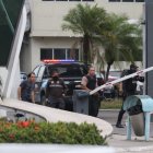 Personal policial y militar llegó hasta las instalaciones del canal de televisión.